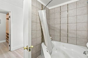 010_F8_4530 Crocus Dr