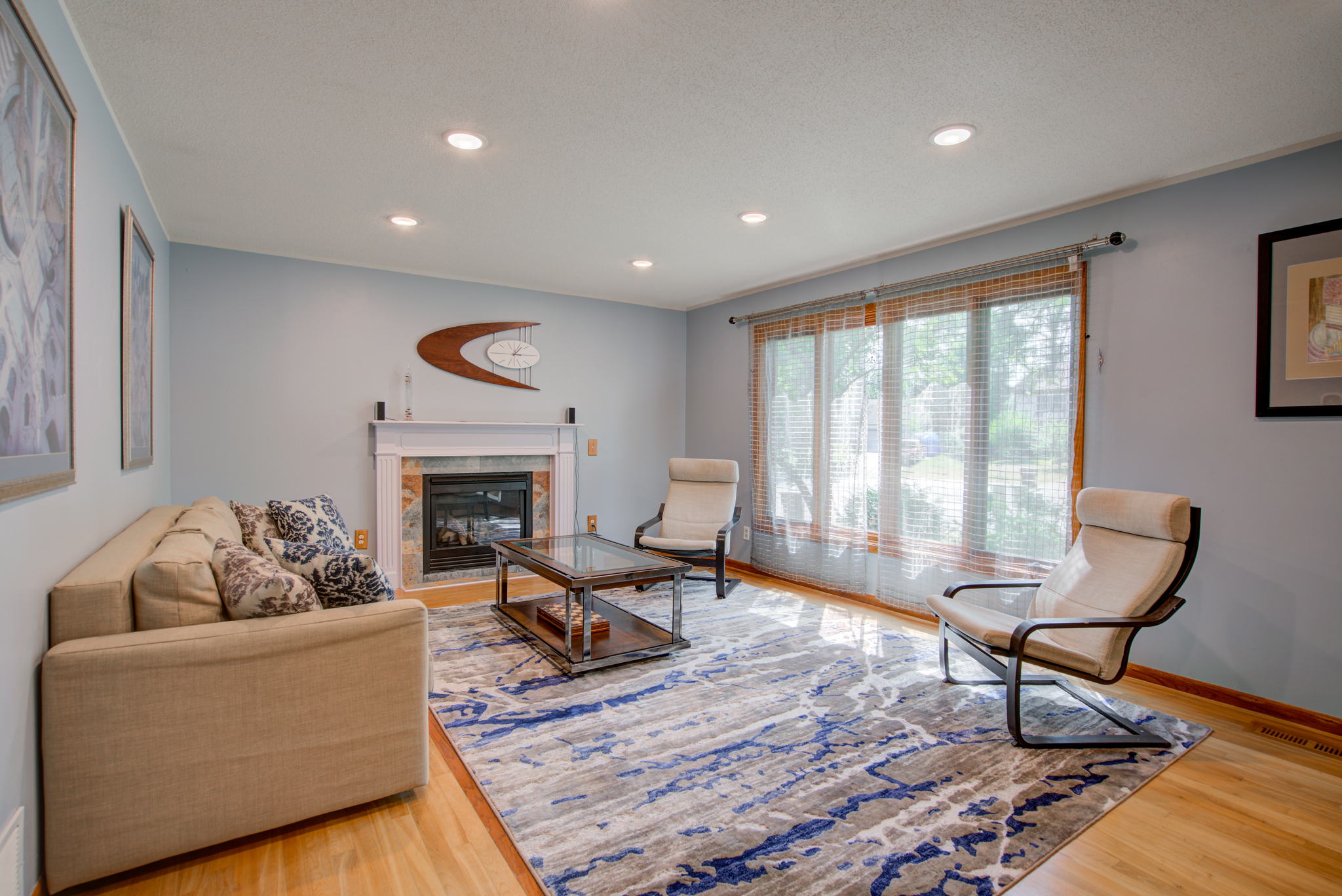 8 Living Room 2
