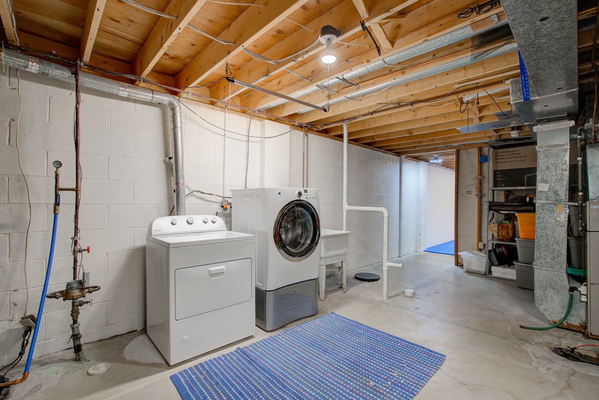 33 Laundry Room