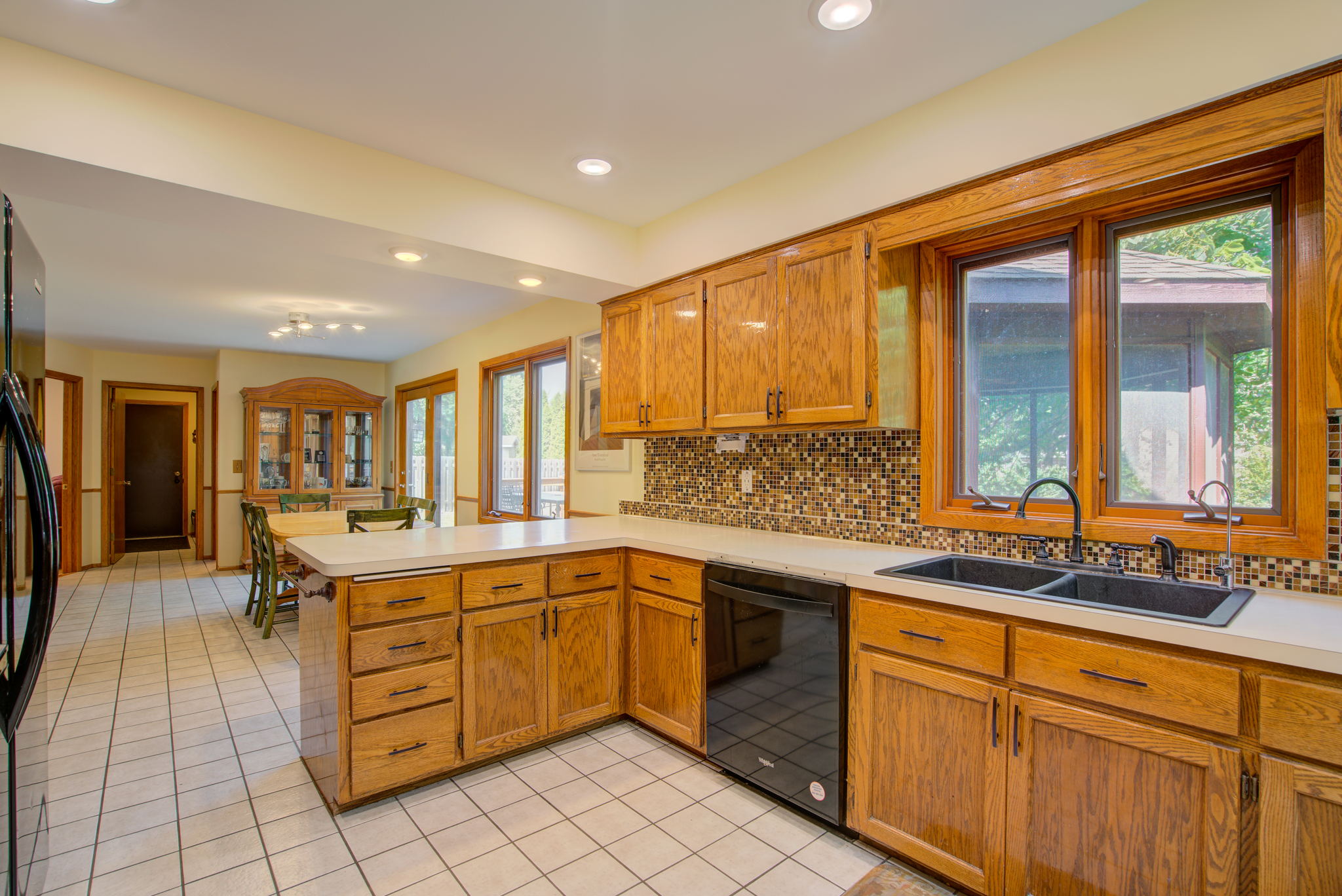 16 Kitchen 2