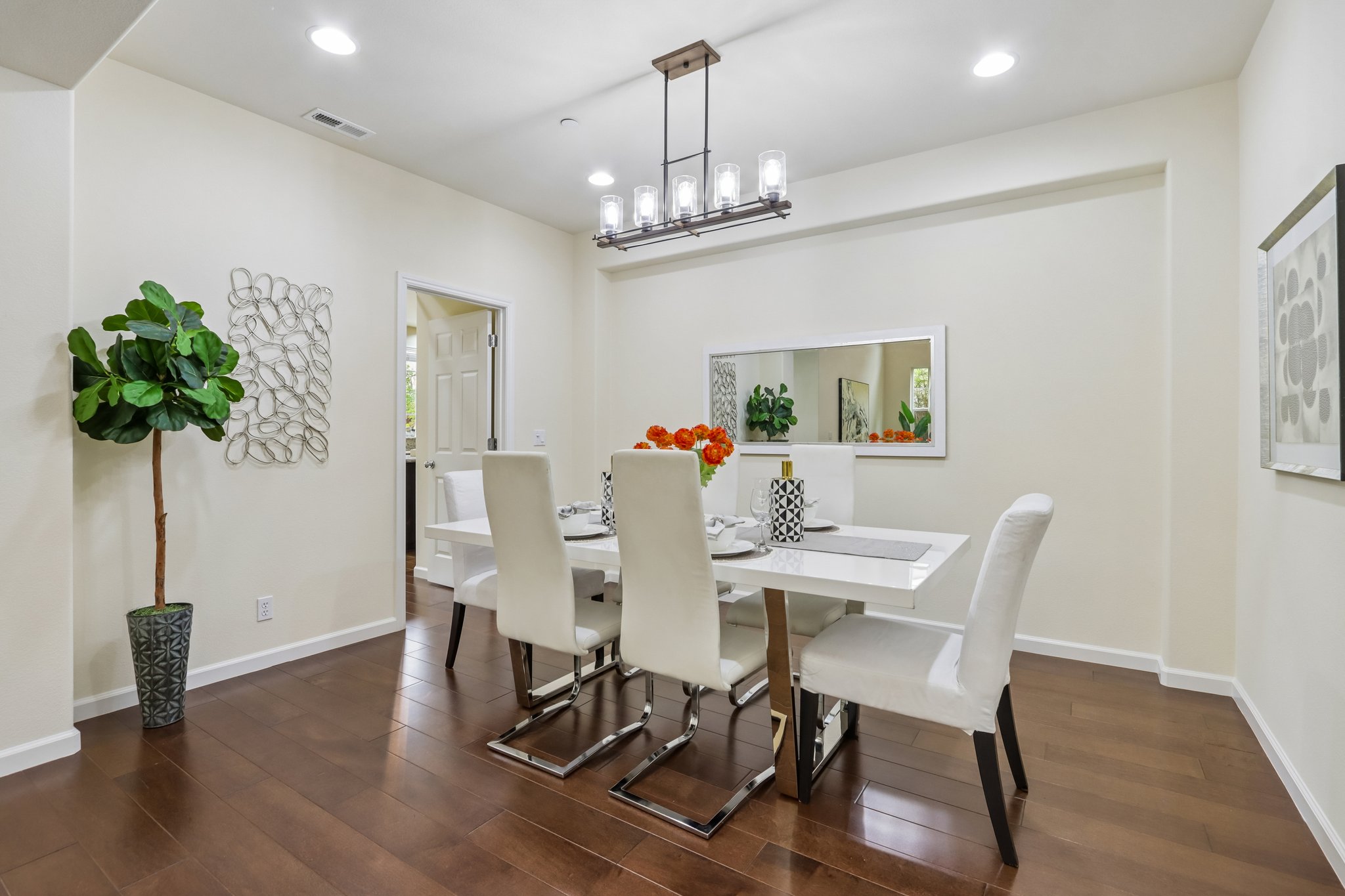 Novato St-S0807-020.jpg