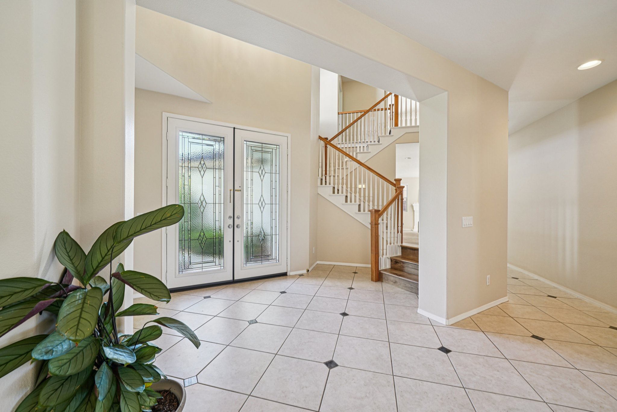 Tiburcio Dr-S0611-005.jpg