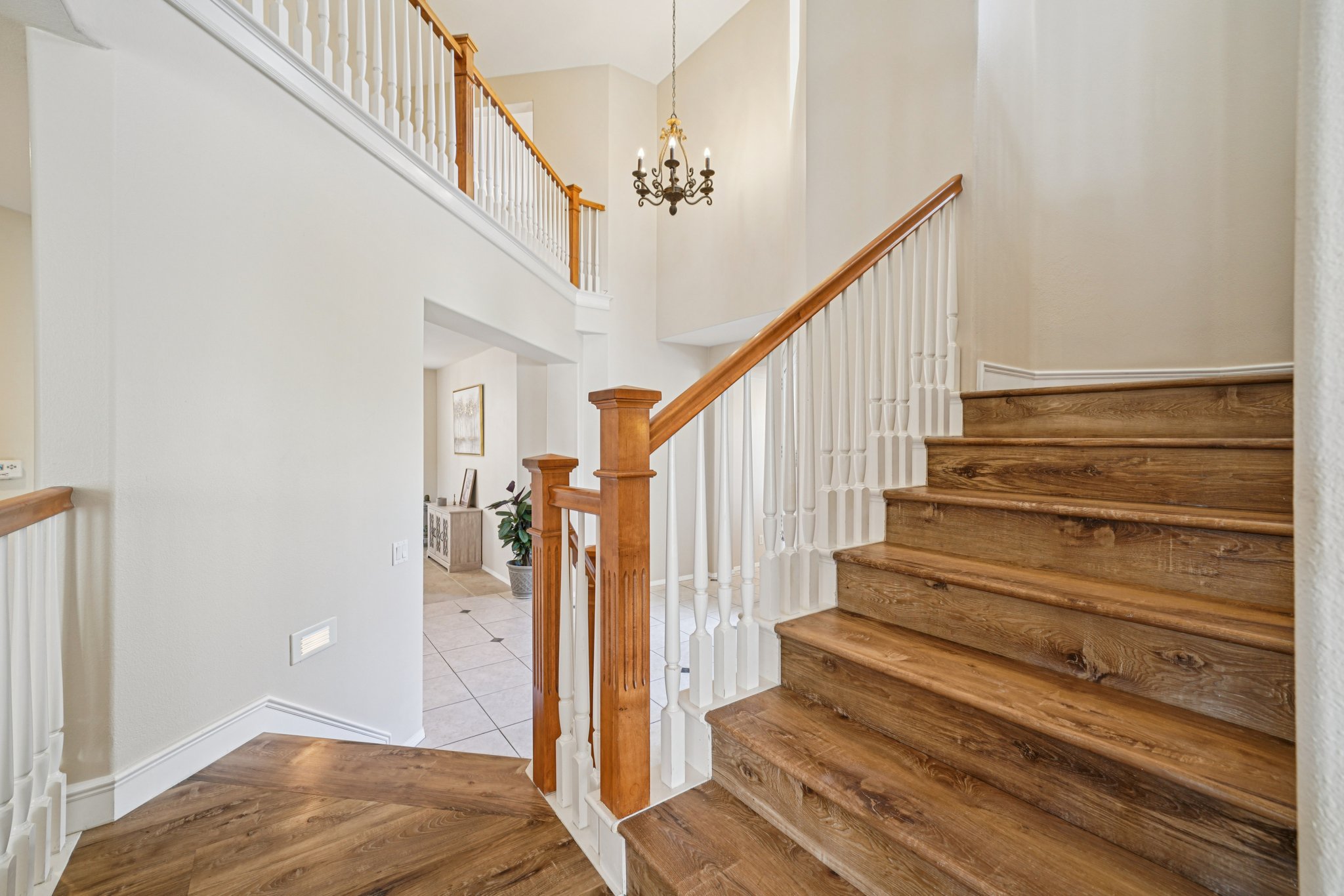 Tiburcio Dr-S0611-008.jpg