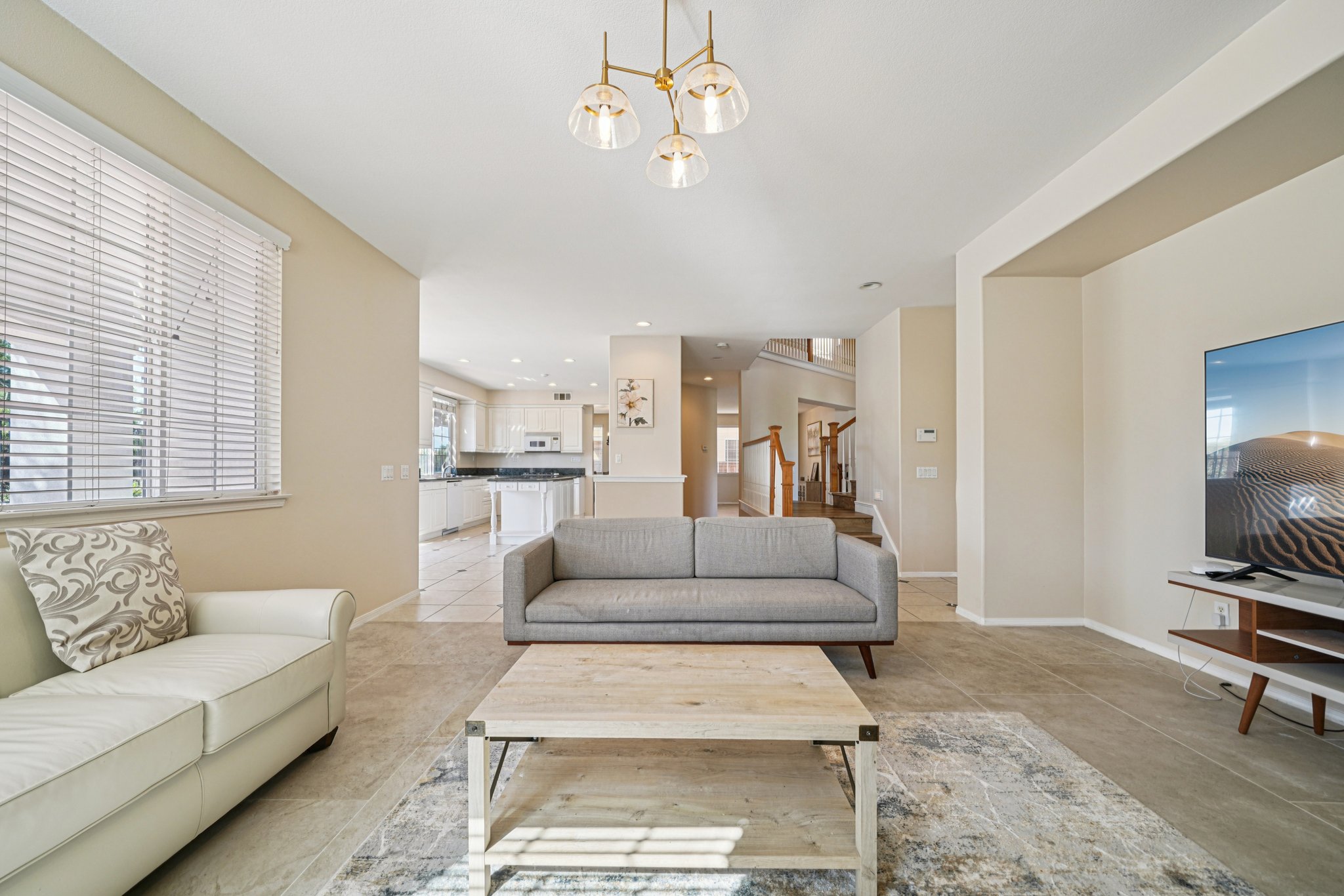 Tiburcio Dr-S0611-015.jpg