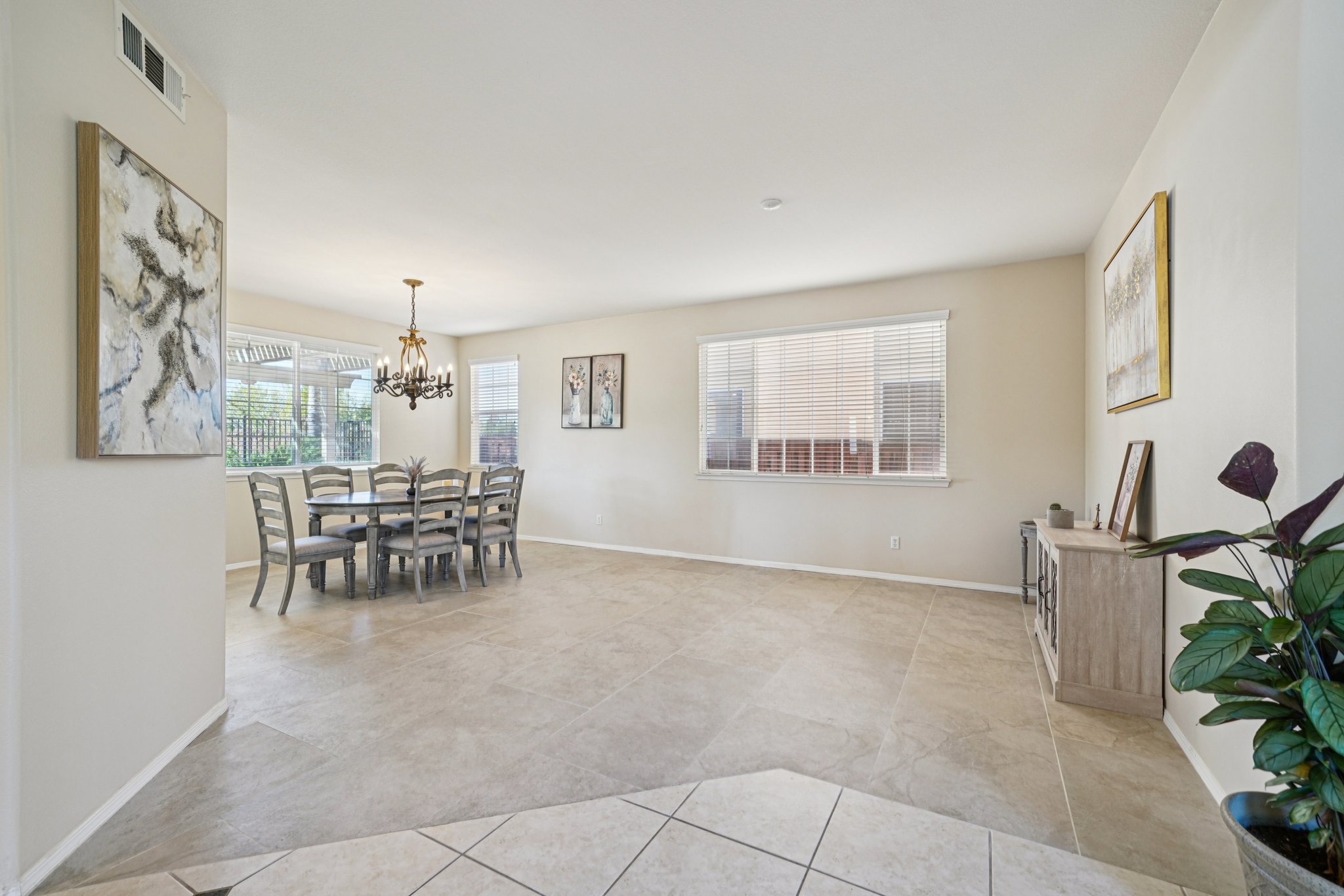 Tiburcio Dr-S0611-017.jpg