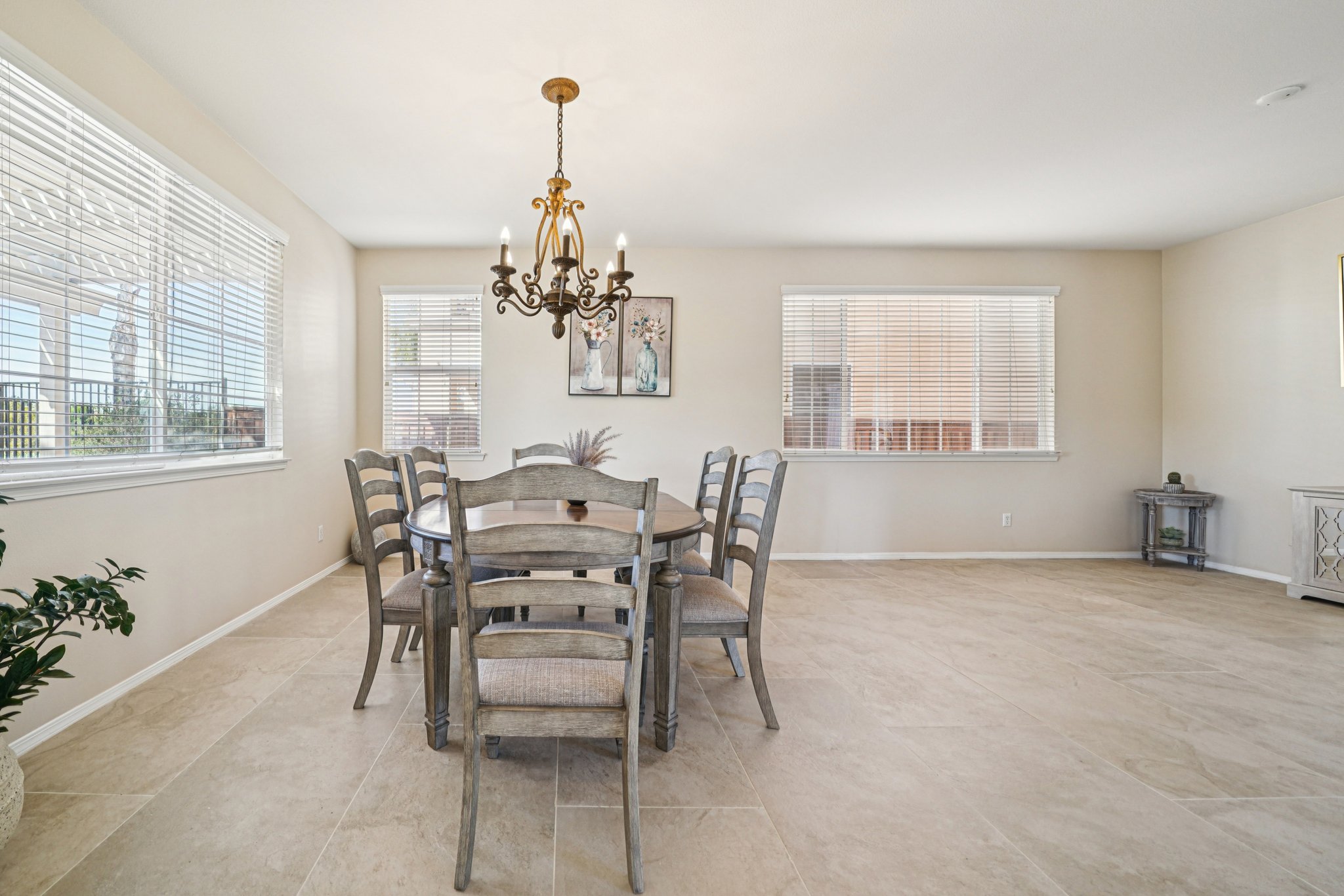 Tiburcio Dr-S0611-022.jpg