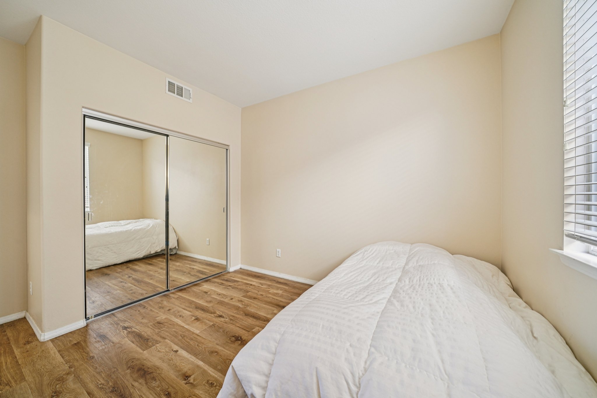 Tiburcio Dr-S0611-032.jpg