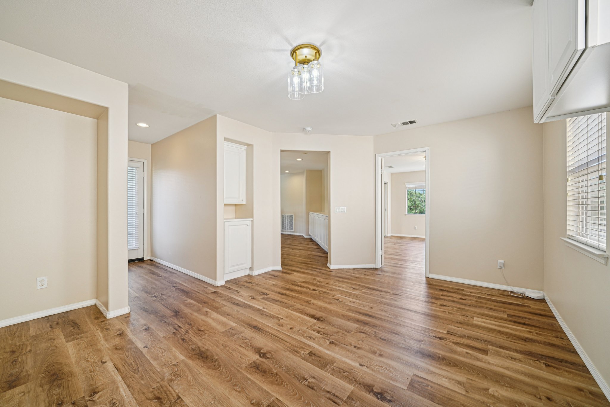 Tiburcio Dr-S0611-044.jpg