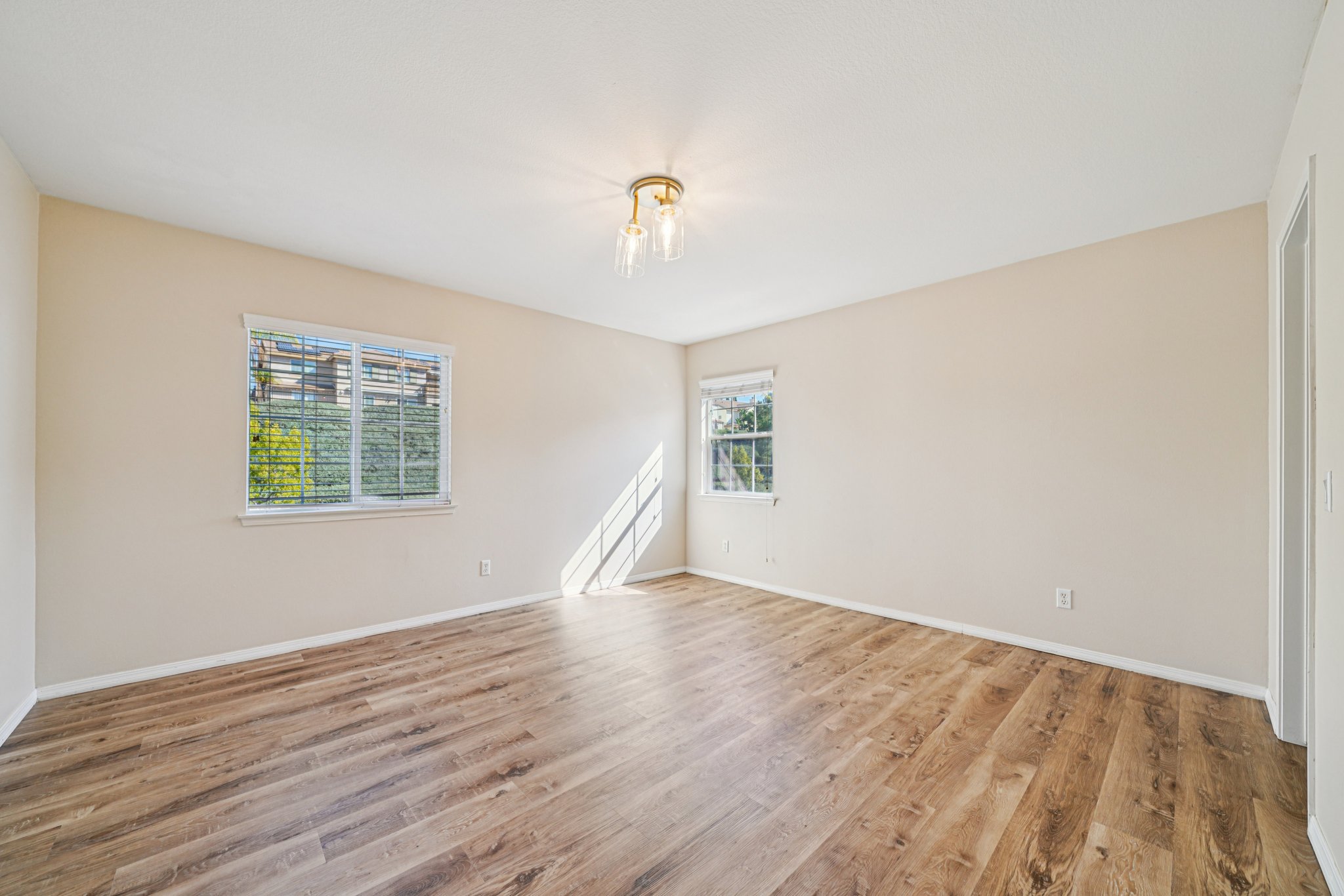 Tiburcio Dr-S0611-046.jpg