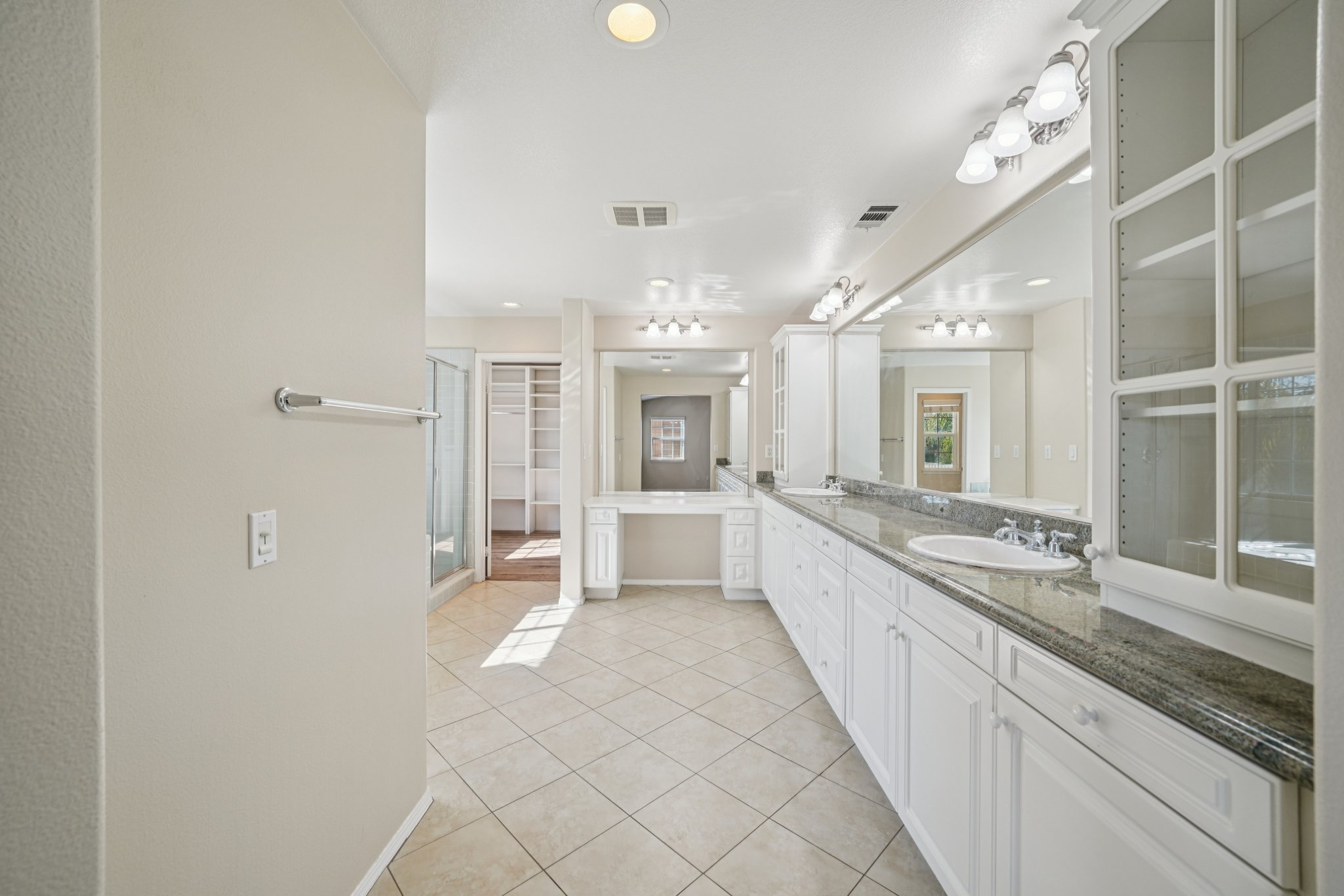 Tiburcio Dr-S0911-1-002.jpg