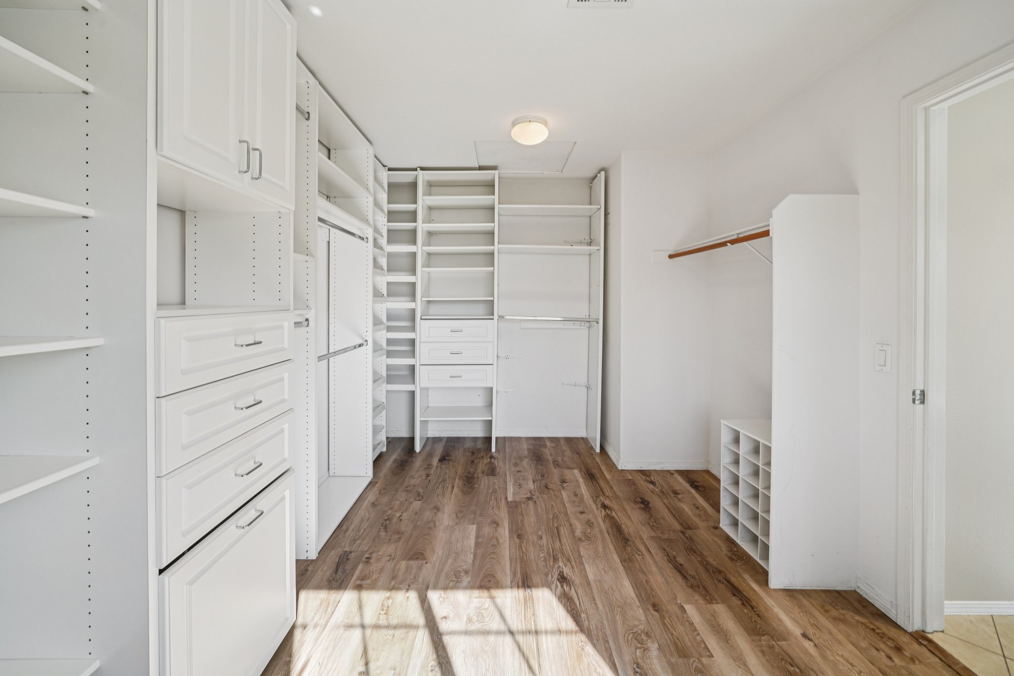 Tiburcio Dr-S0911-1-003.jpg