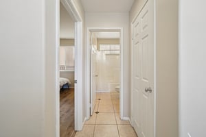 Tiburcio Dr-S0611-030.jpg