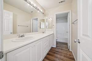 Tiburcio Dr-S0611-049.jpg