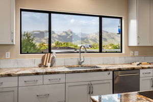 Panoramic Catalina Mountain Views