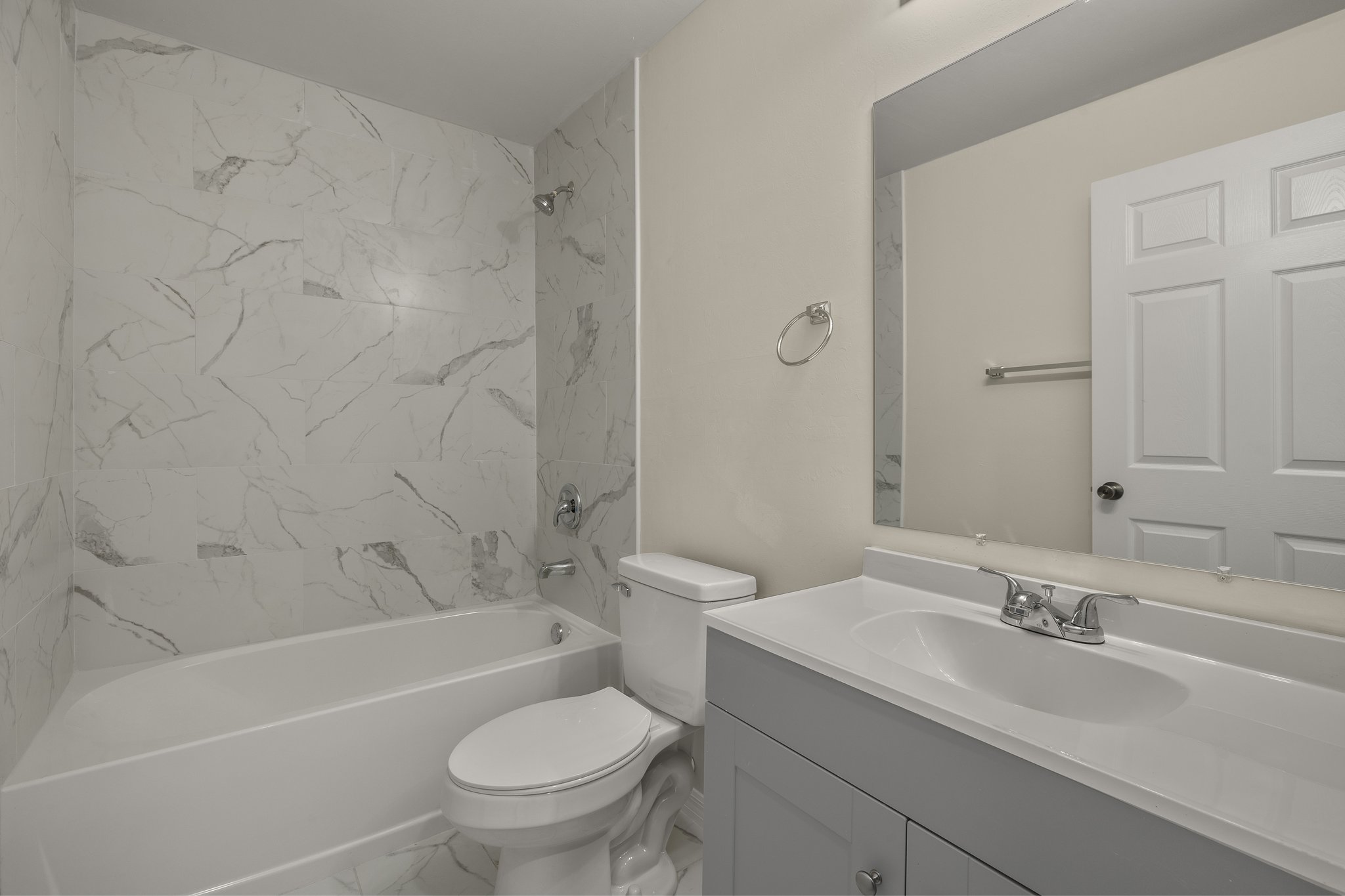 Guest Bathroom 3.jpg