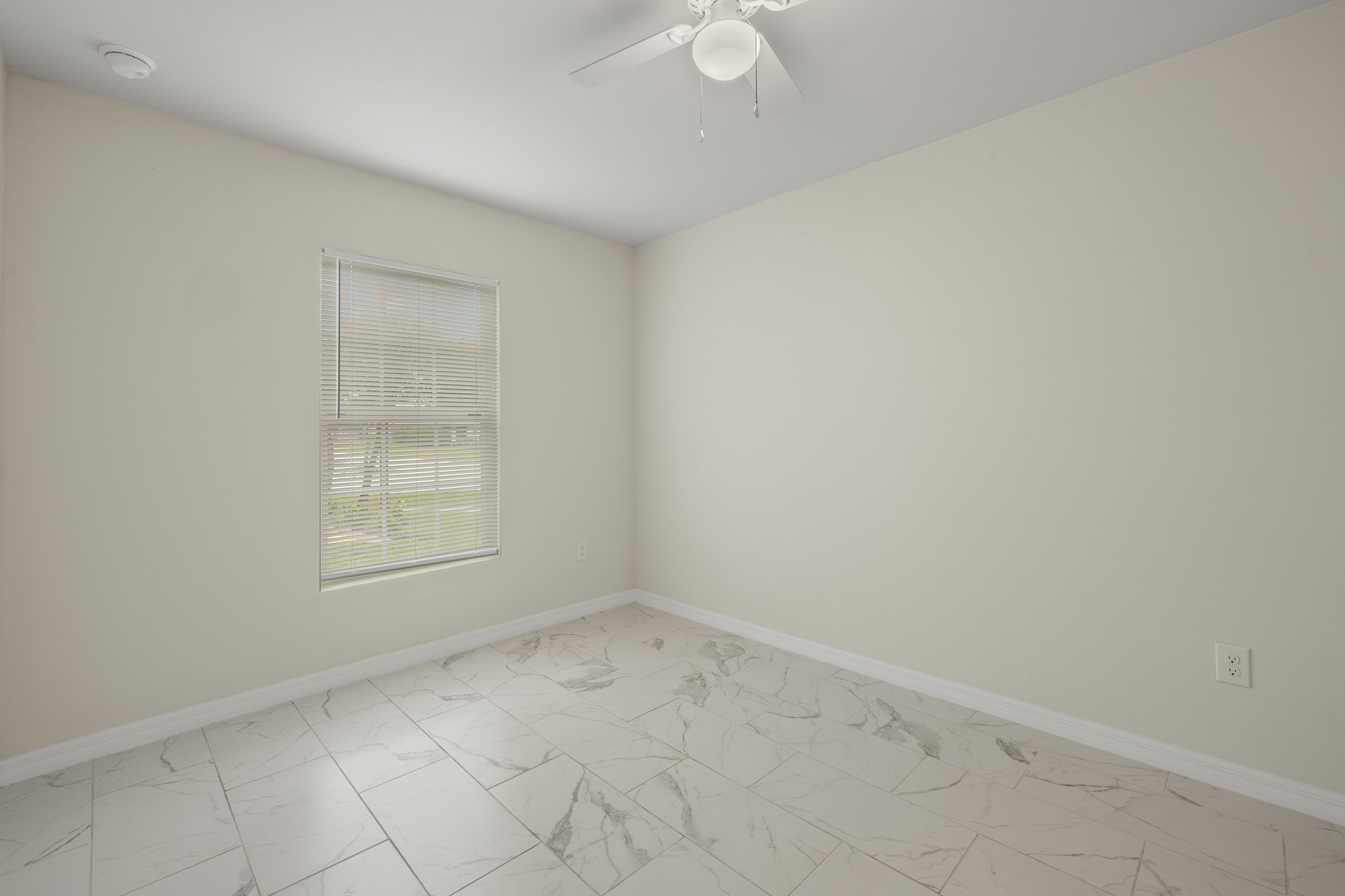 Guest Bedroom 5.jpg