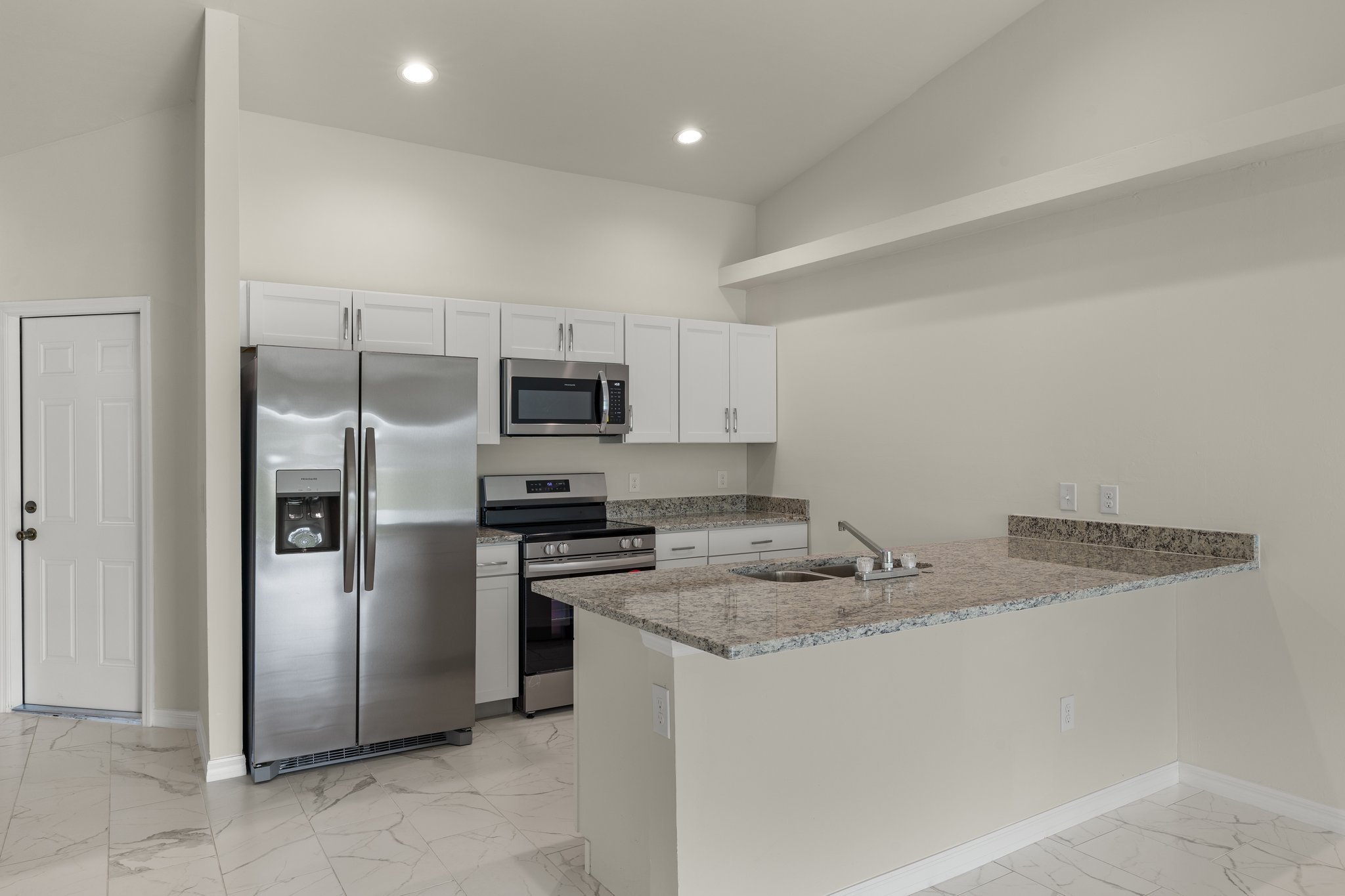 Kitchen 1 of 2.jpg