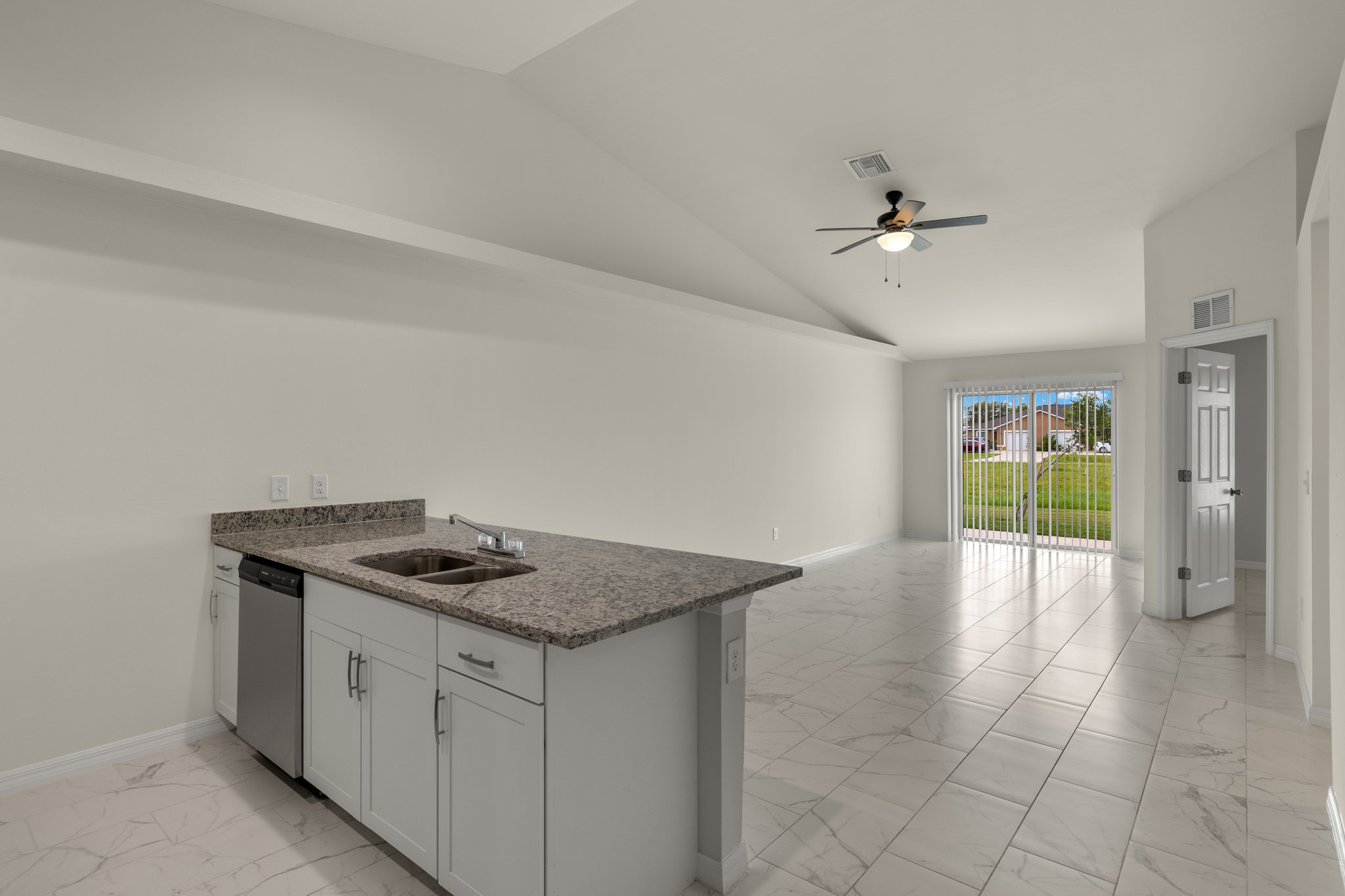 Kitchen 2 of 2.jpg