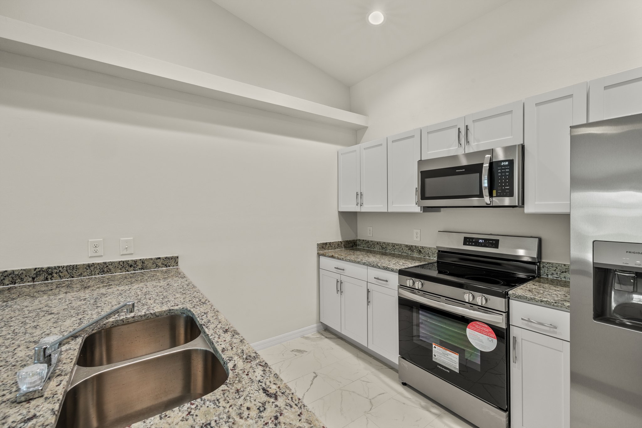Kitchen 2 of 4.jpg