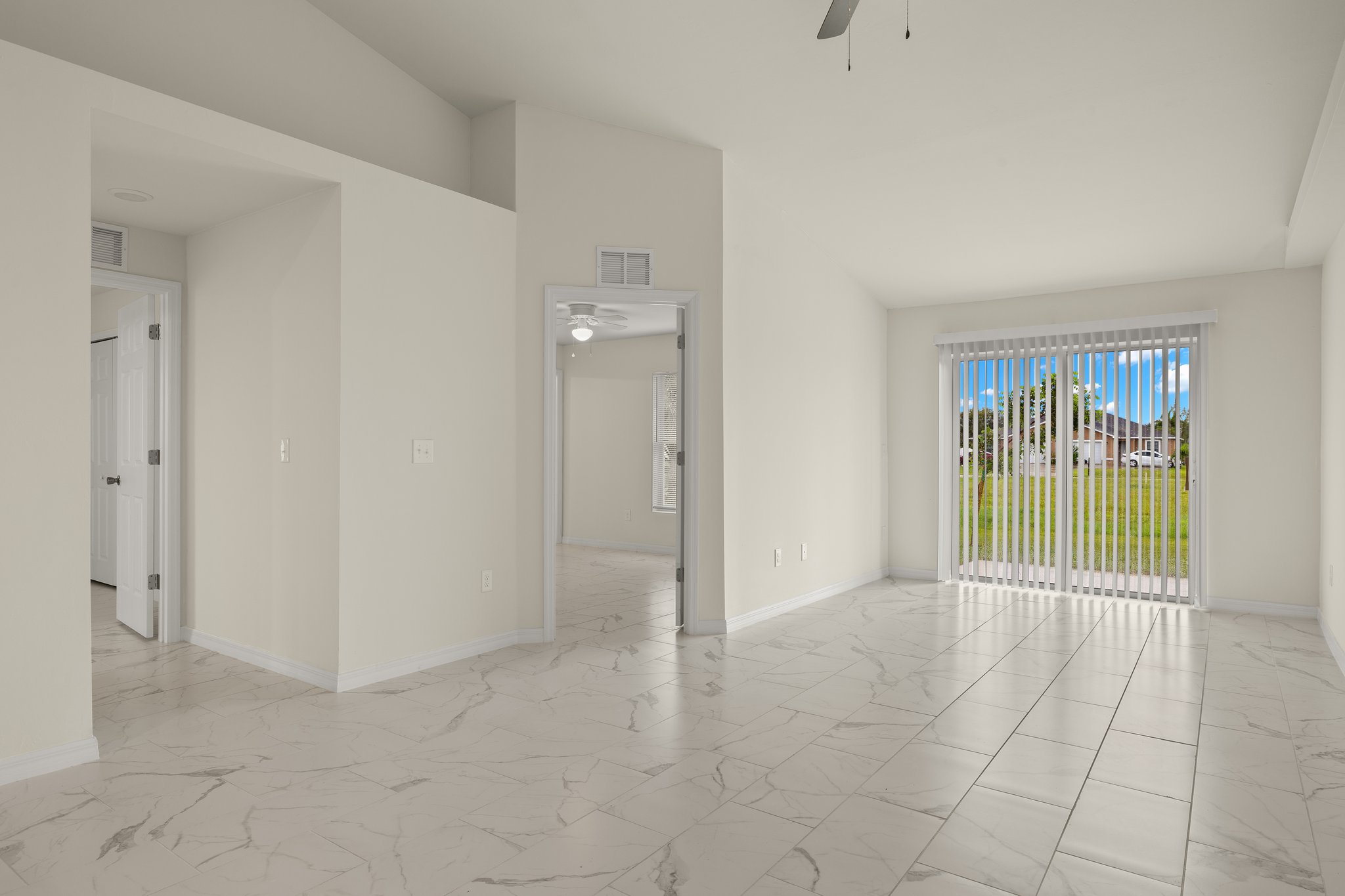 Living Room 3 of 3.jpg