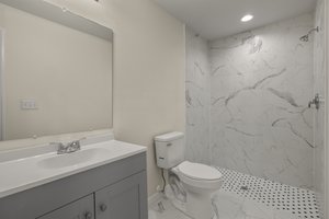 Guest Bathroom 2.jpg