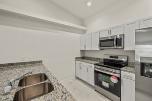 Kitchen 2 of 4.jpg