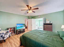  Photo 49