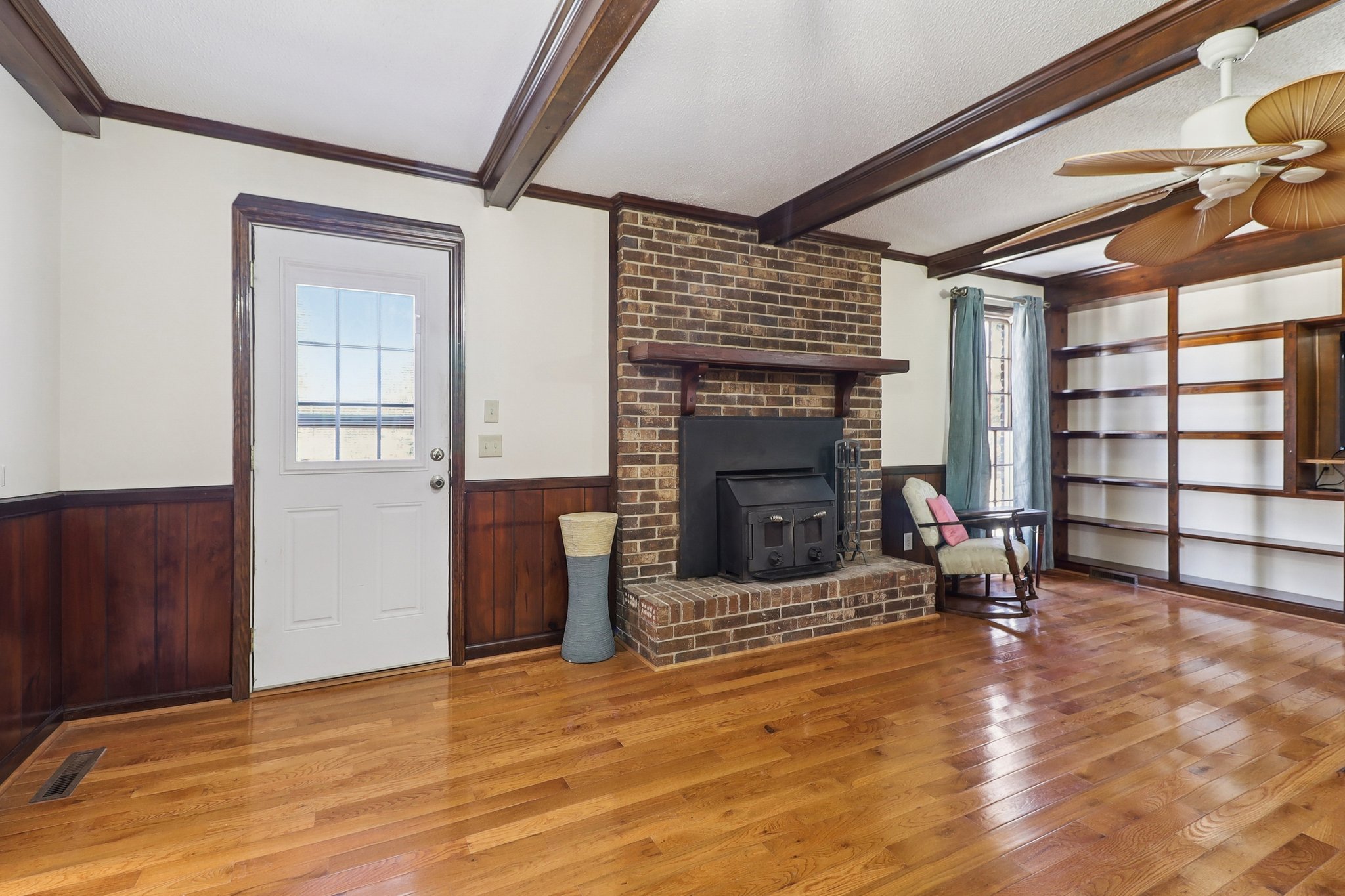 Woodberry Dr NE-S1701-013.jpg