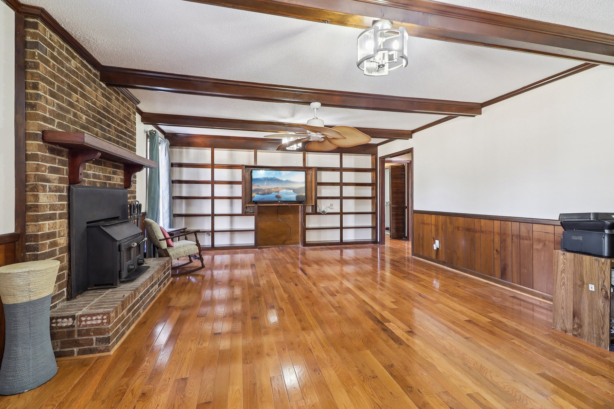 Woodberry Dr NE-S1701-014.jpg