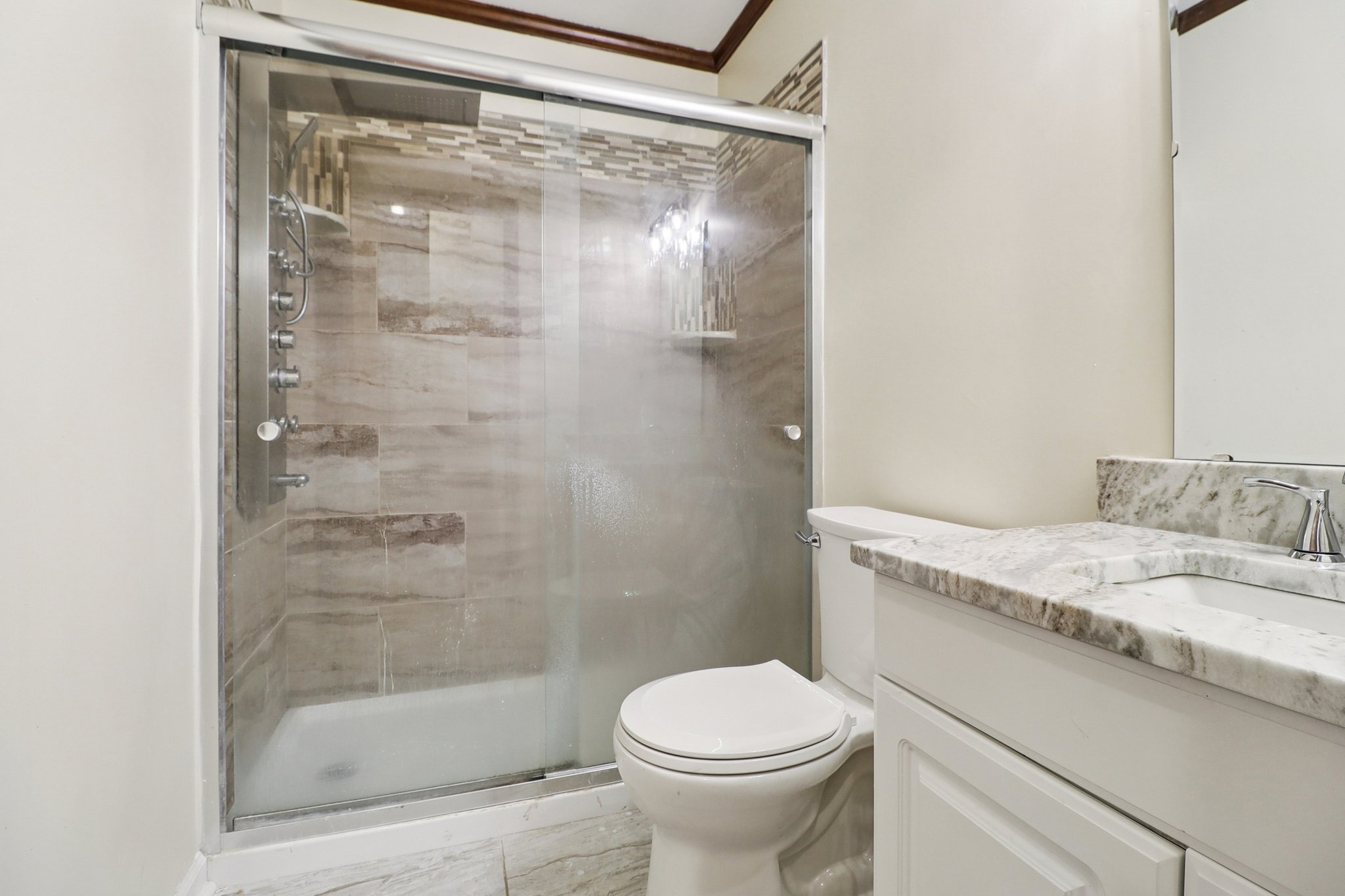 Woodberry Dr NE-S1701-043.jpg