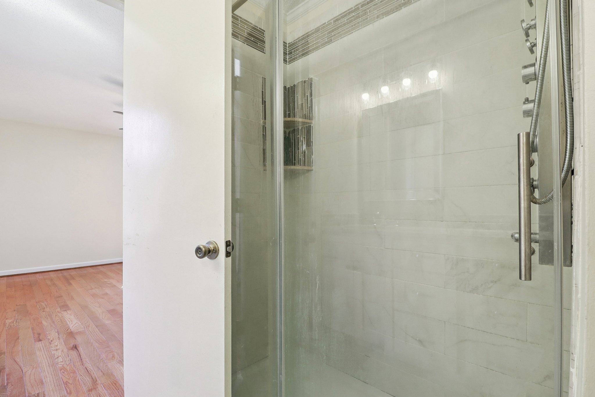 Woodberry Dr NE-S1701-045.jpg