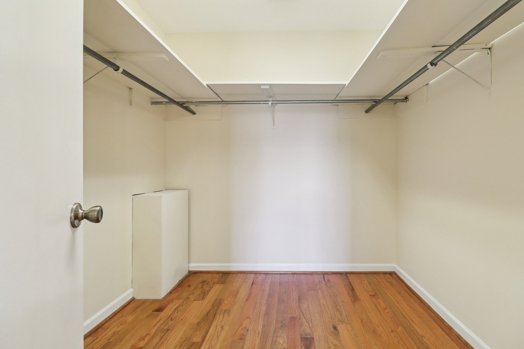 Woodberry Dr NE-S1701-046.jpg