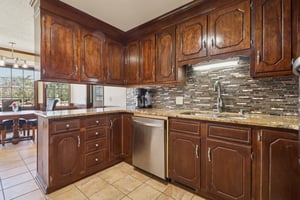 Woodberry Dr NE-S1701-025.jpg