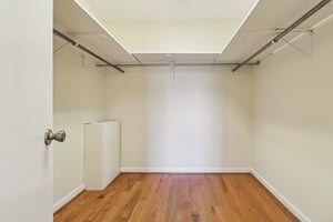 Woodberry Dr NE-S1701-046.jpg