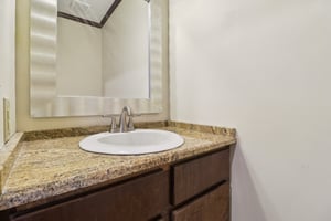 Woodberry Dr NE-S1701-047.jpg