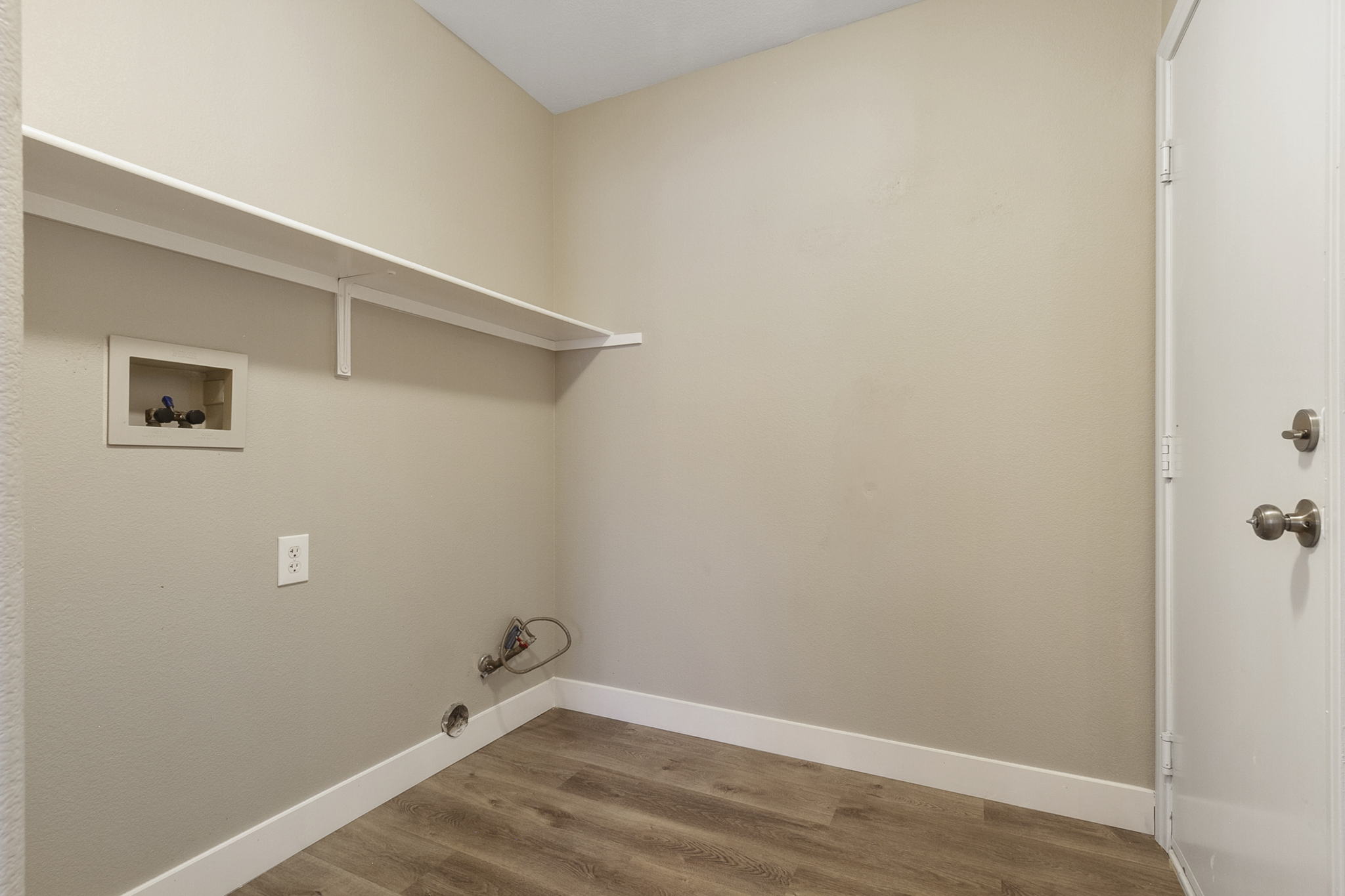 4540 Possum Berry Ln, North Las Vegas, NV 89081, USA Photo 13