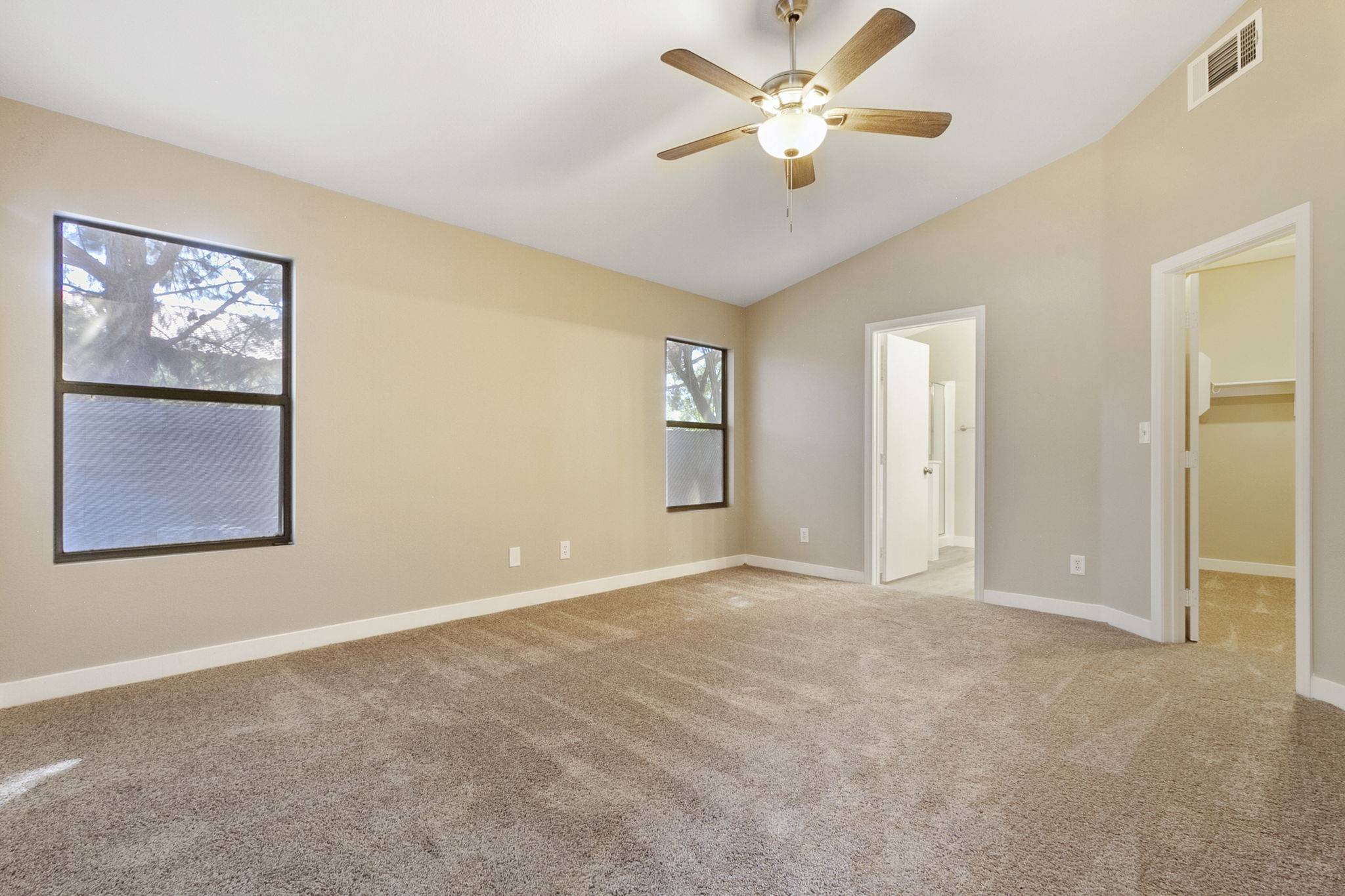 4540 Possum Berry Ln, North Las Vegas, NV 89081, USA Photo 14