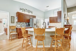 Kitchen/Breakfast Bar