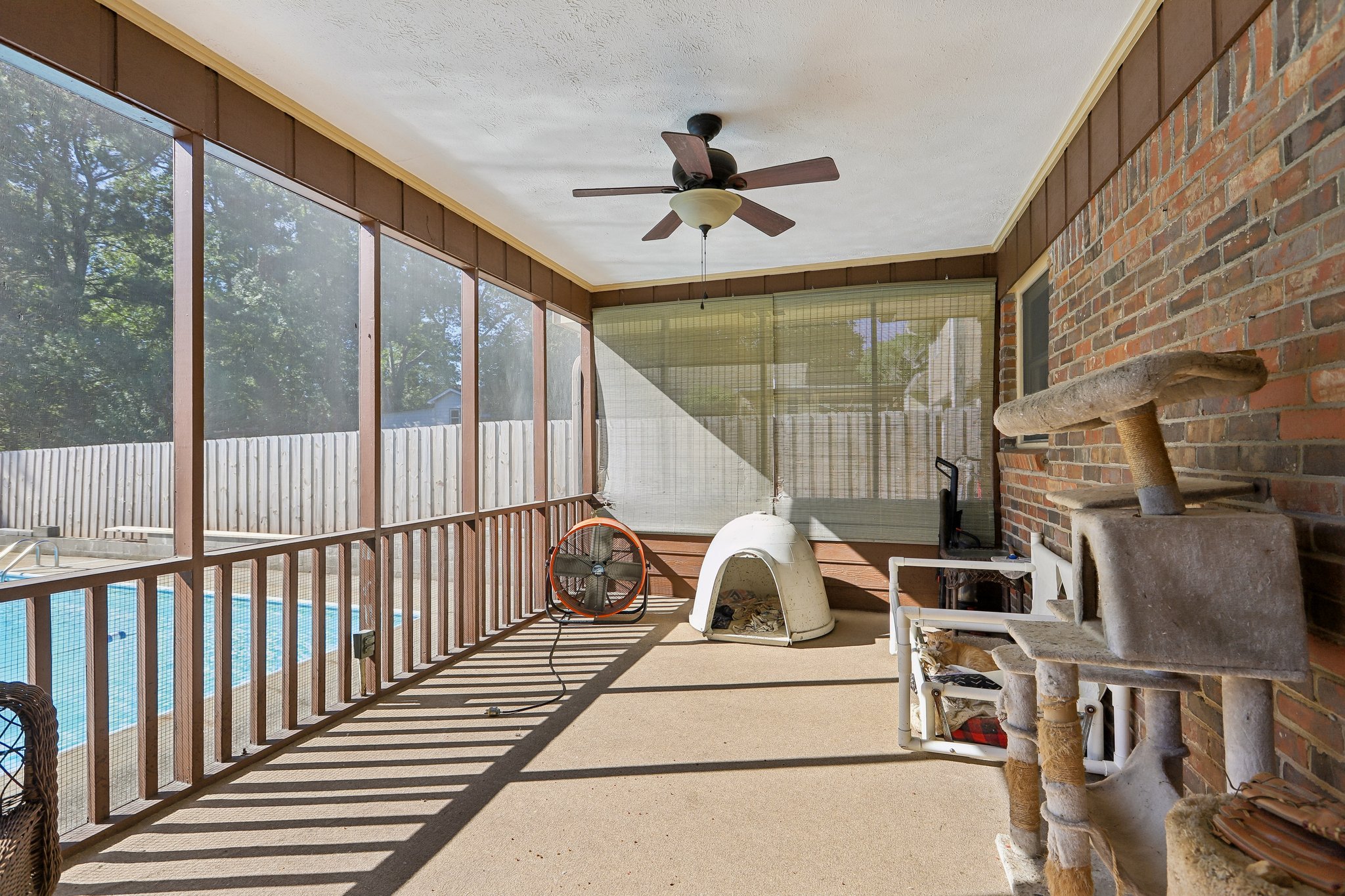 Screened-in Porch
