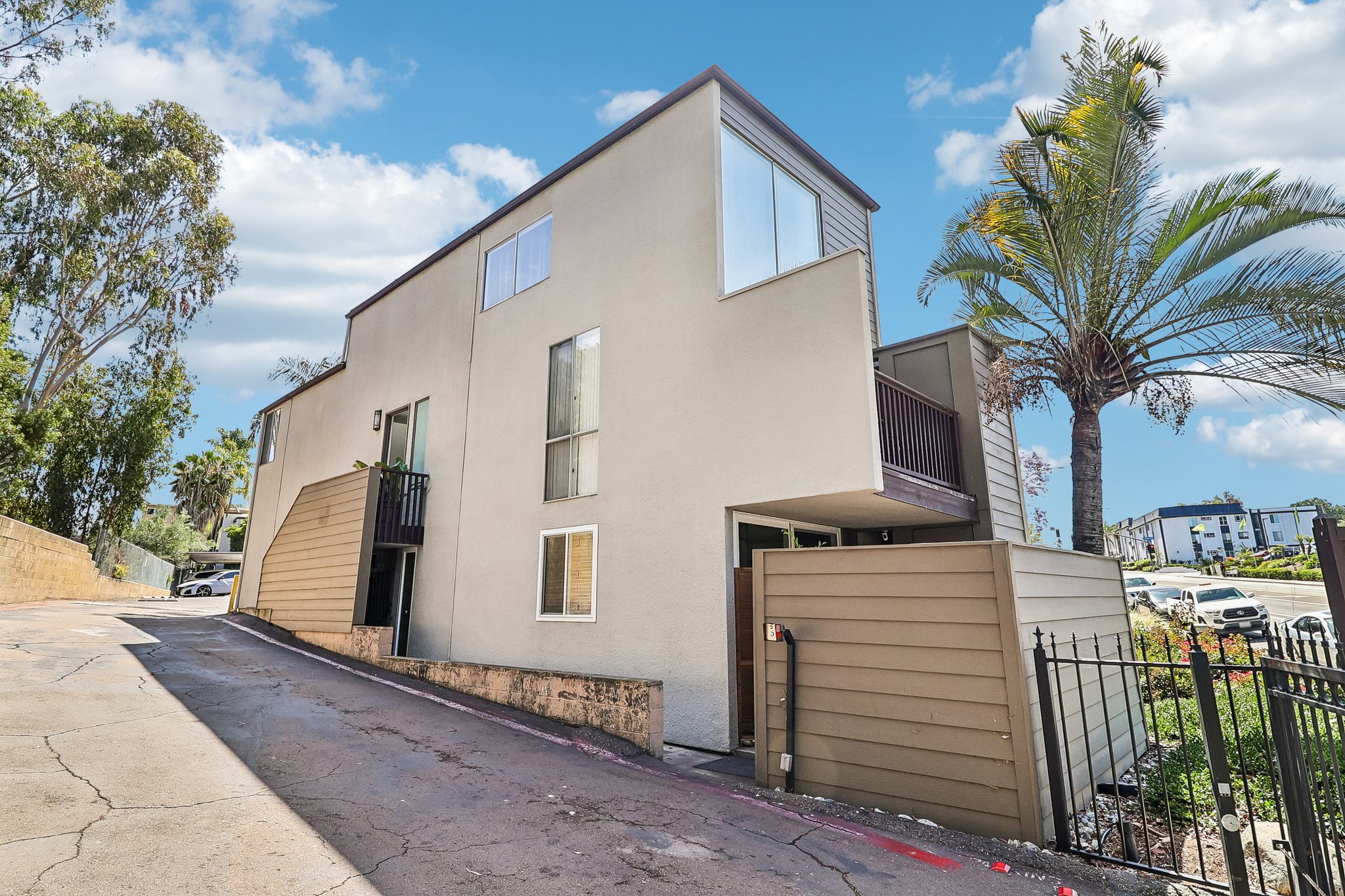 Collwood Blvd 55-S2904-020.jpg