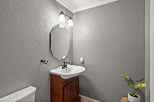  Photo 33