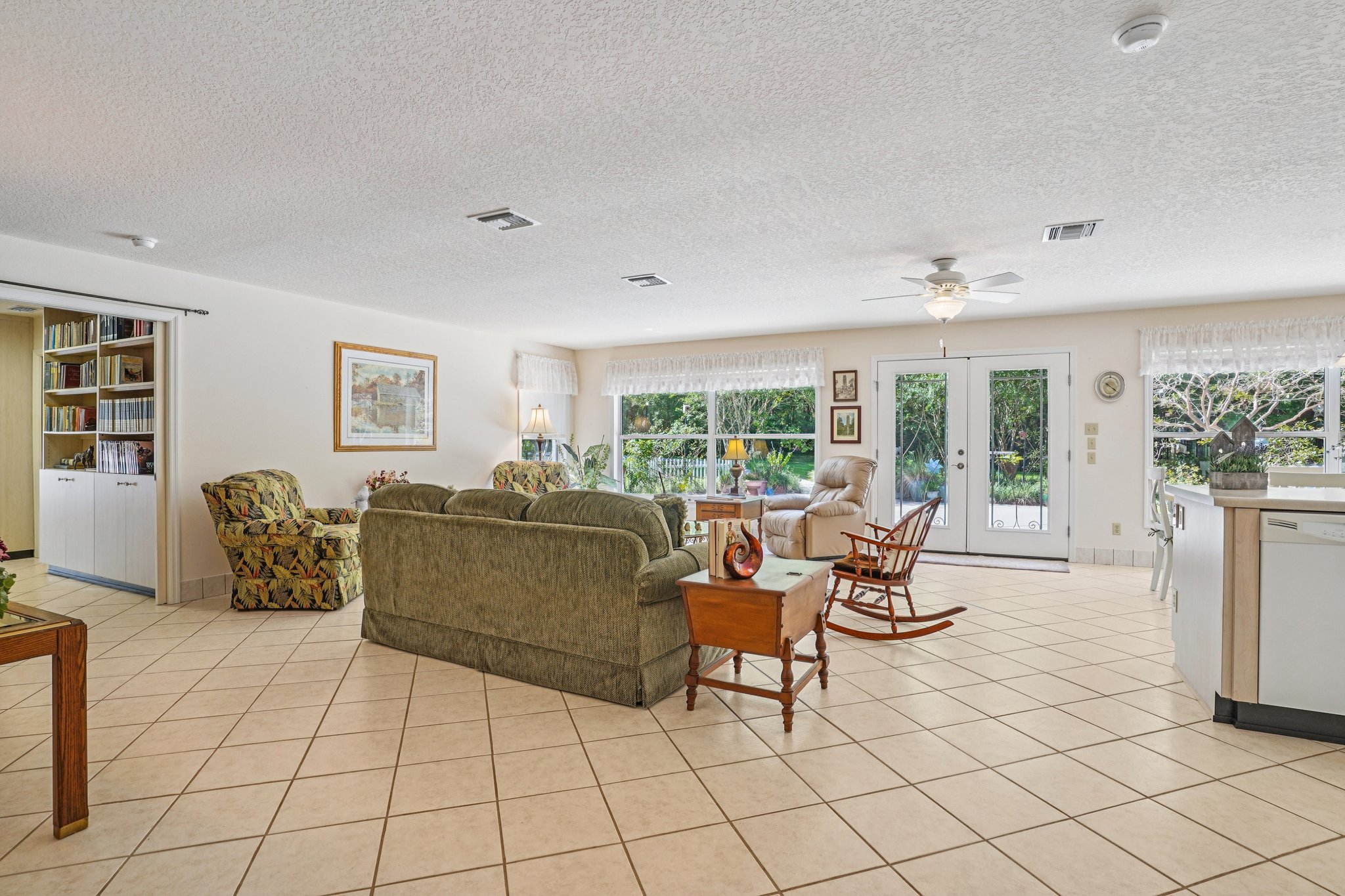 Griffin View Dr-L2205-013.jpg