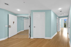  Photo 0