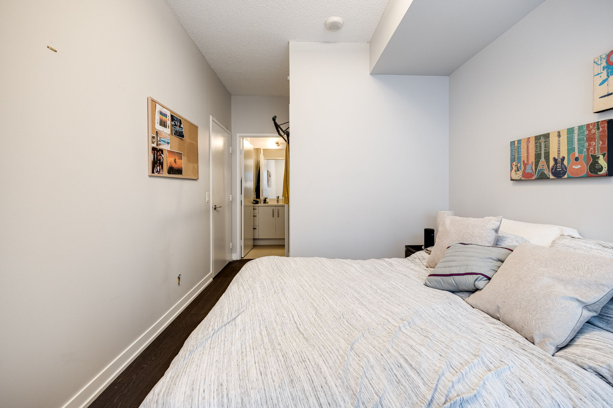 Toronto property showcase — delivered property photograph 14