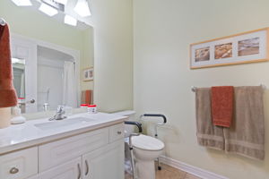  Photo 32