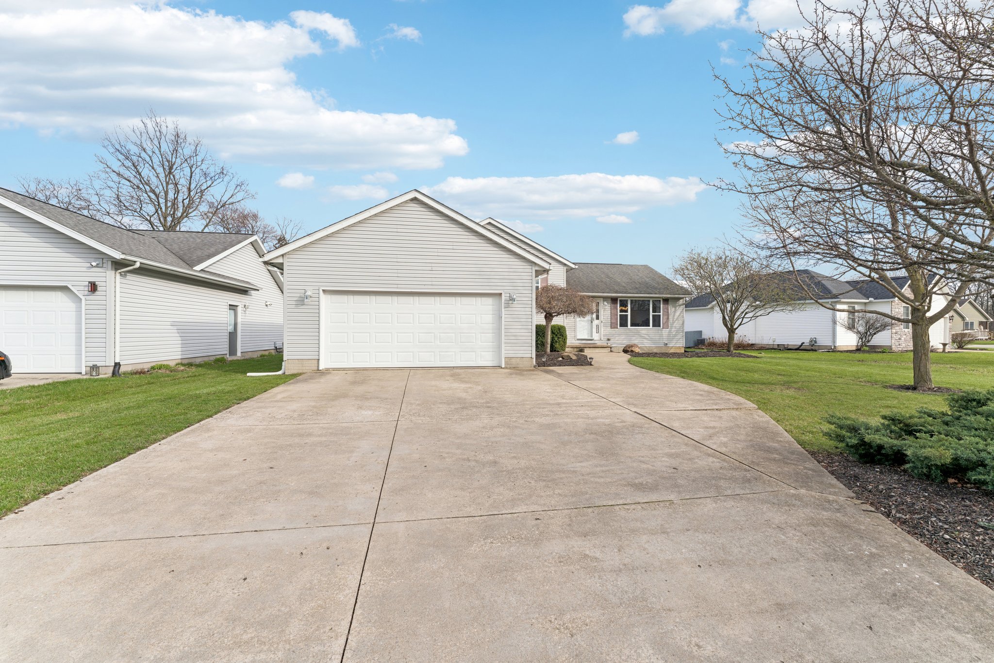 Mill Pond Dr-S2803-003.jpg