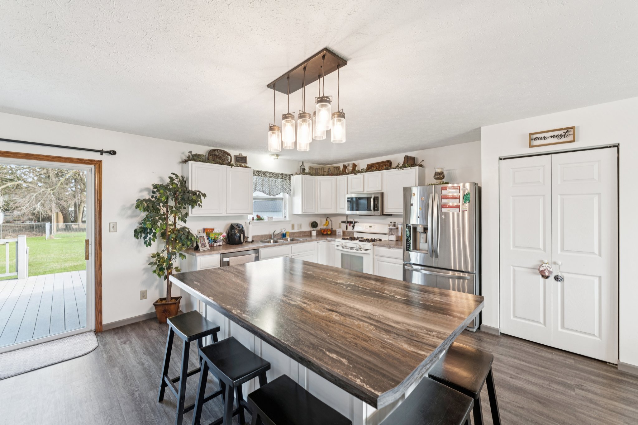 Mill Pond Dr-S2803-014.jpg