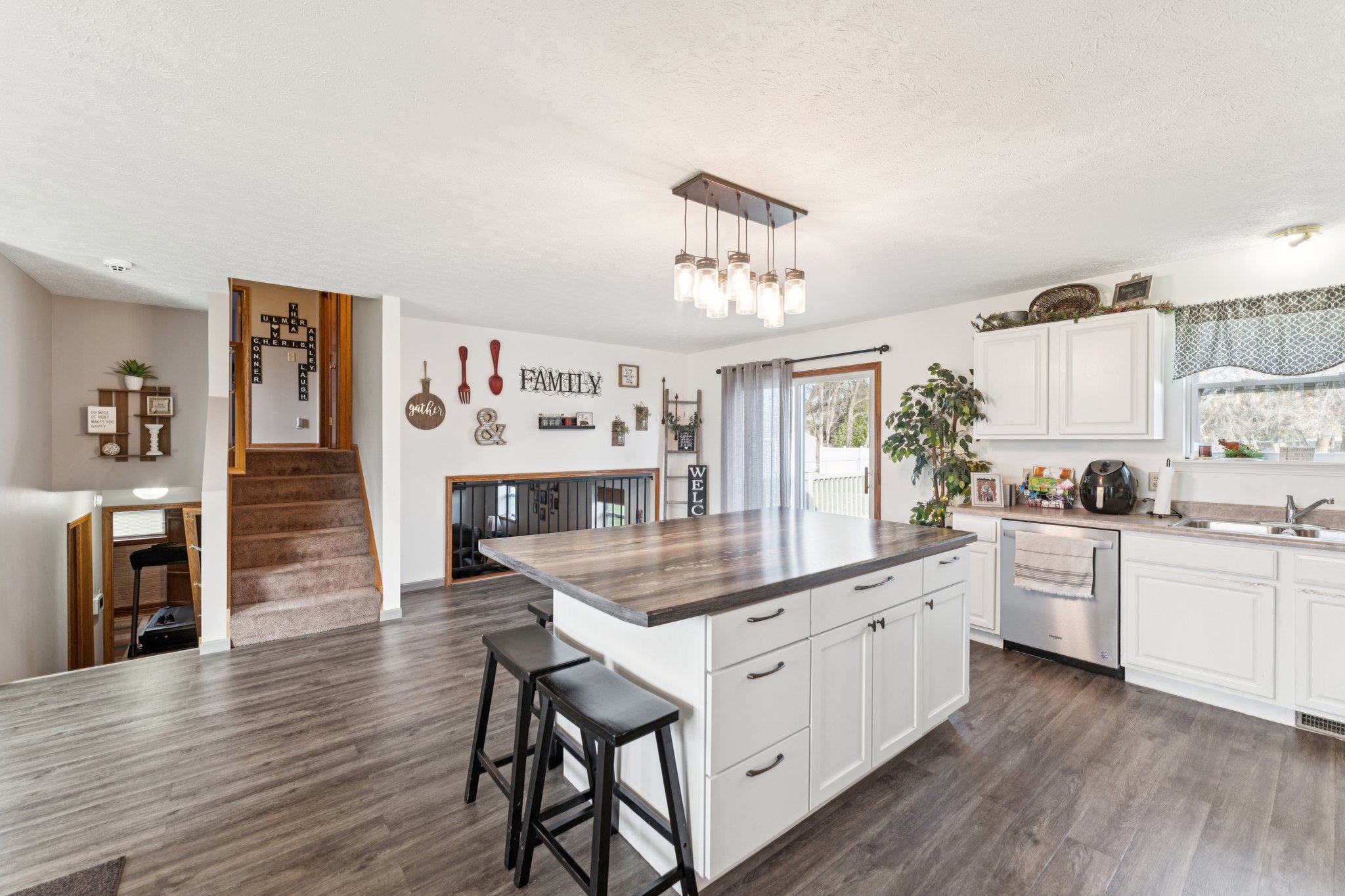 Mill Pond Dr-S2803-016.jpg