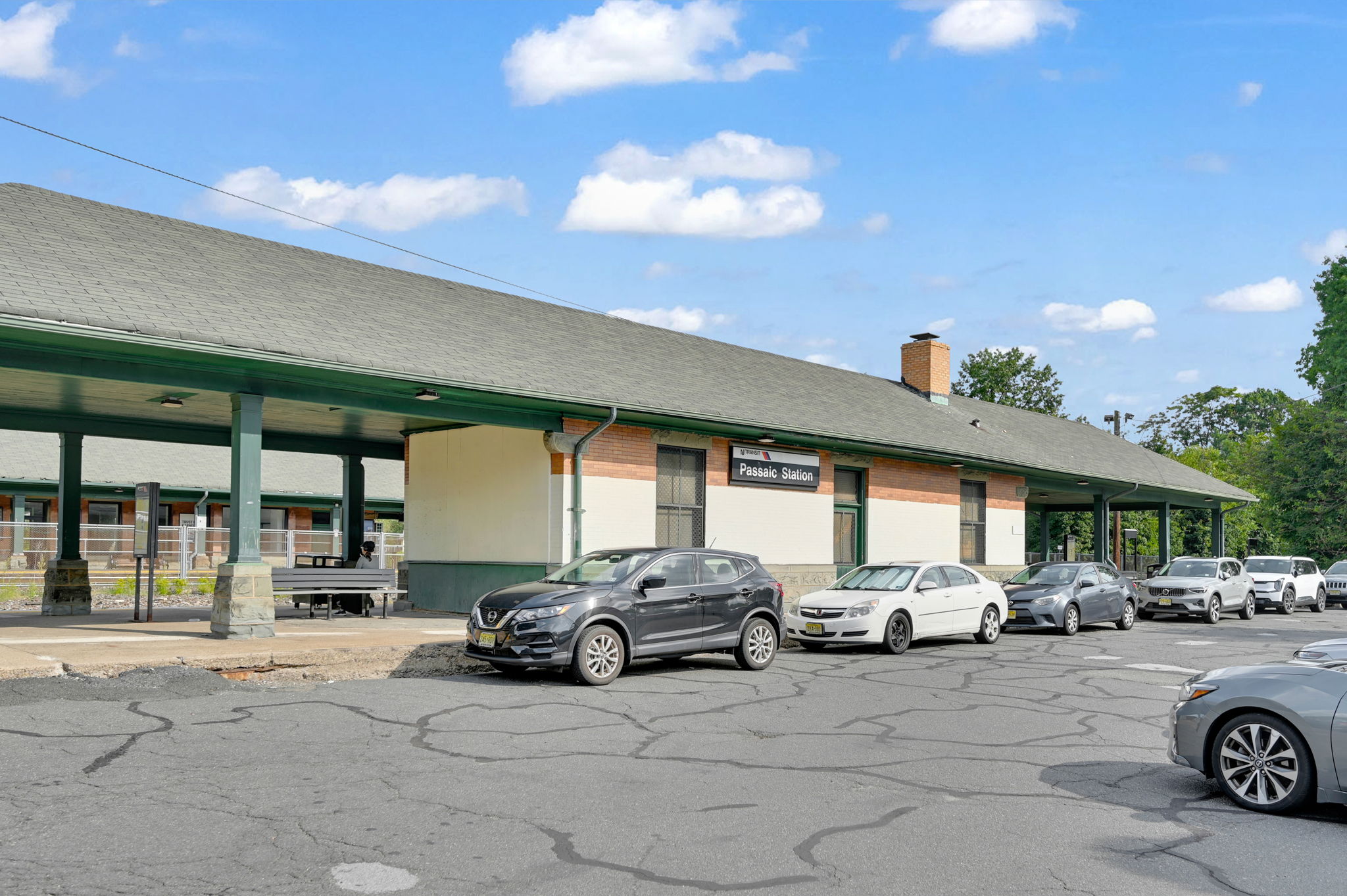 Nearby Train Station