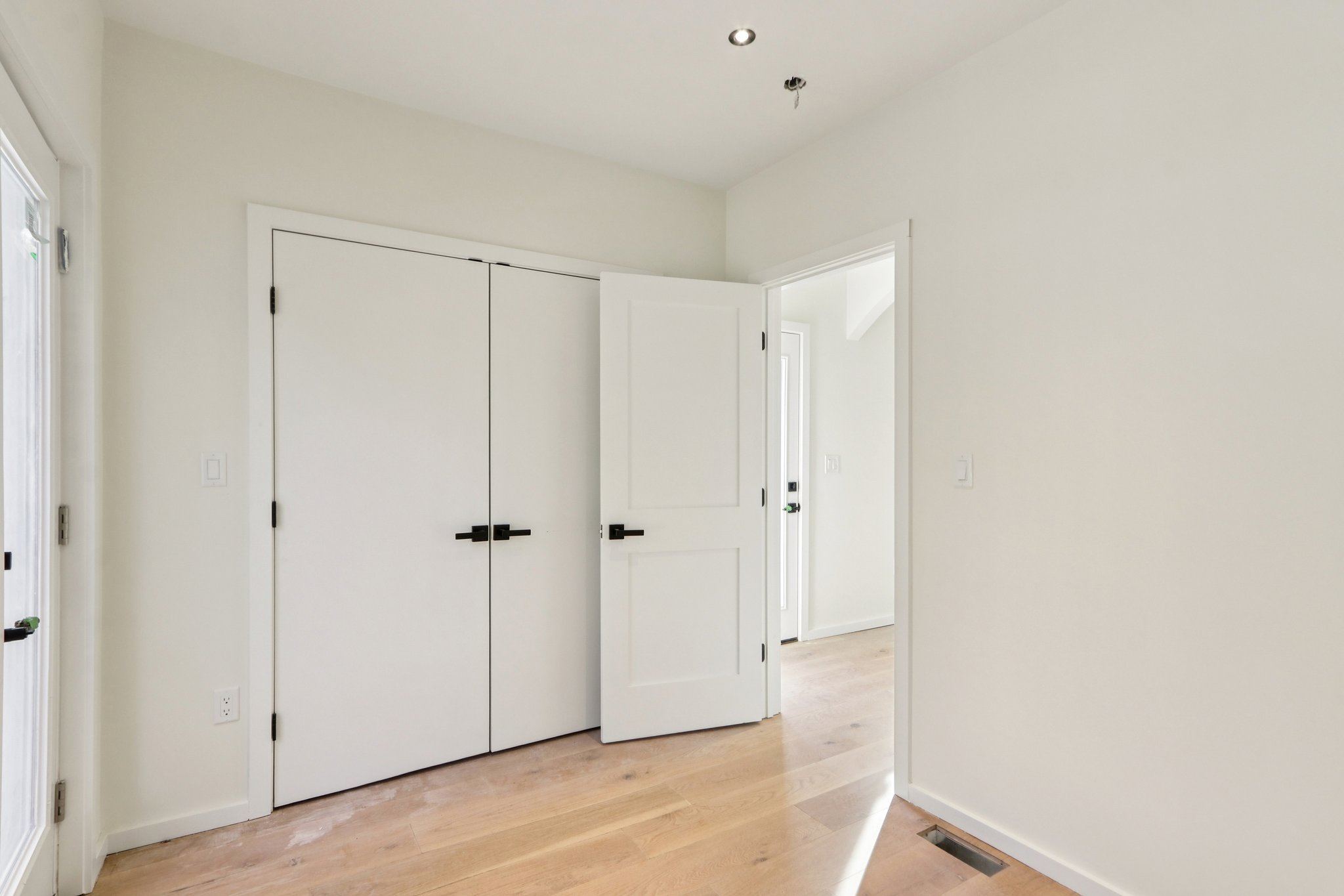 Summer St-L0912-016.jpg